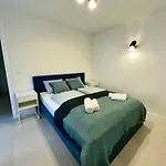 Azzurro بيوغْغاد نا موغو