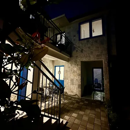 Azzurro ביוגראד נה מורו